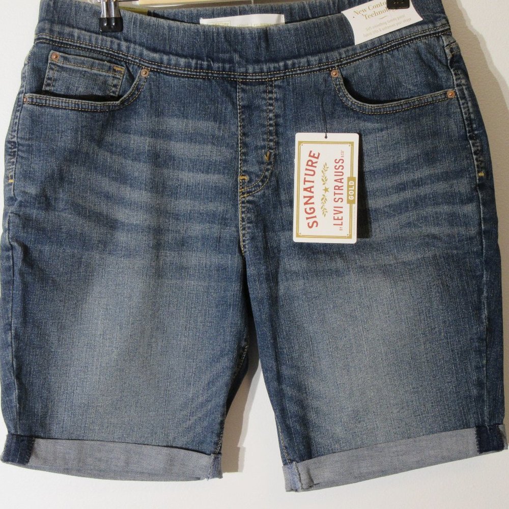 Women's Levi's Signature Gold Pull on Bermuda Shorts Mid Rise Size 14